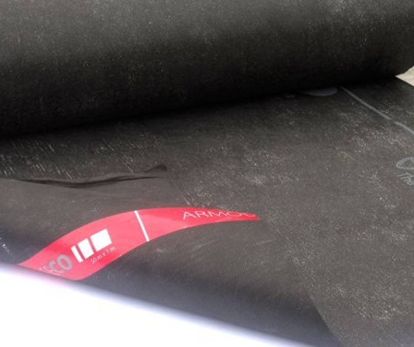 Folii hidroizolante IKO pentru protecția asterelii